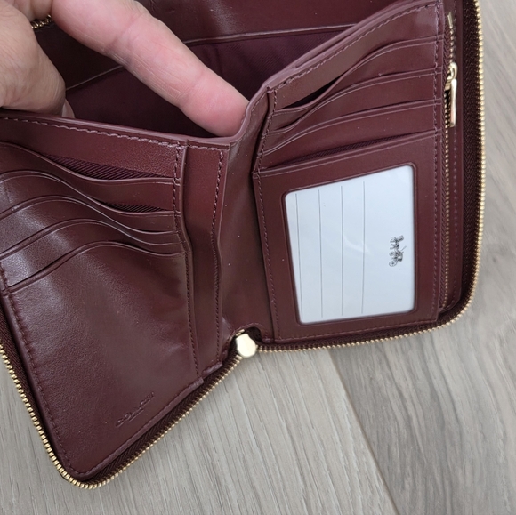 Coach Wallet - Picture 10 of 13